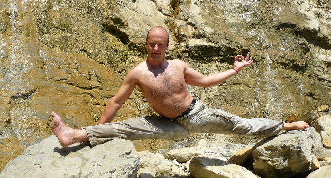 Hanumanasana